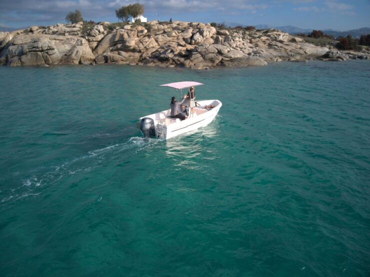 RENT A 5M POLYESTERIC BOAT WITH LICENSE - Boat Rental Details