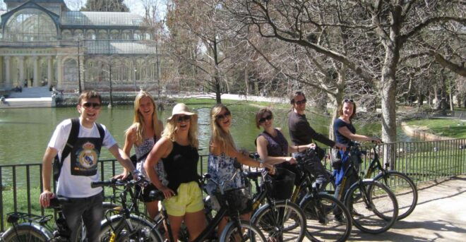 Rent a Bike in Madrid -Free Phone Holder and Selfguided Tour - Reservation Information