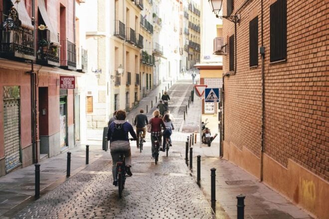 Rent a Bike in Madrid -Free Phone Holder and Selfguided Tour - Important Tips