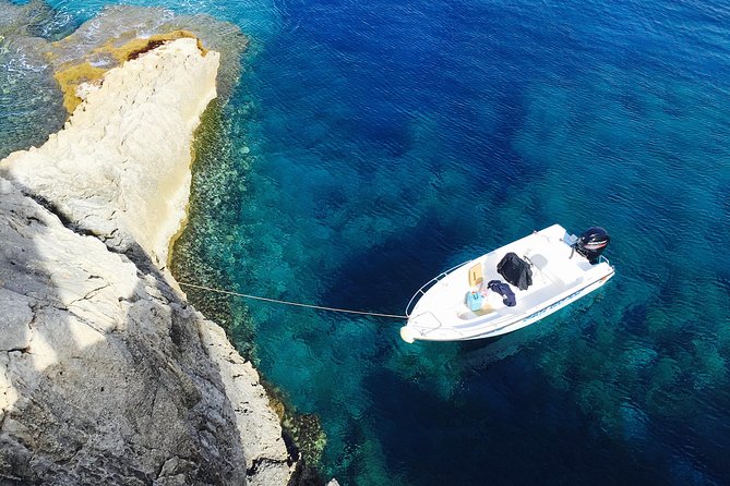 RENT A BOAT 5,5m - 30hp LICENSE FREE Chora Sfakion, Sfakia - Overall Rating and Review Count