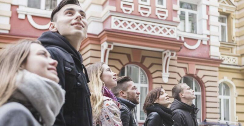 "Rent a Local & Unveil the City in 4 hours" - Good To Know
