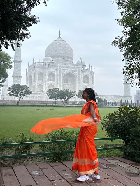 Rent a sari or kurta pajama for Taj Mahal visit & picture - The Sum Up