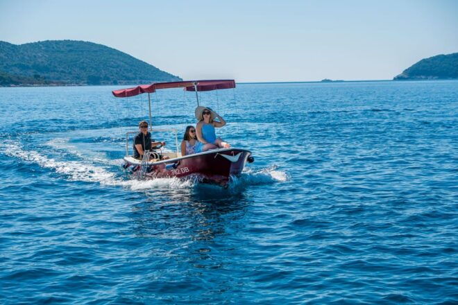 Rent a Small Boat Without Skipper - Explore the Islands - Safety and Navigation Tips