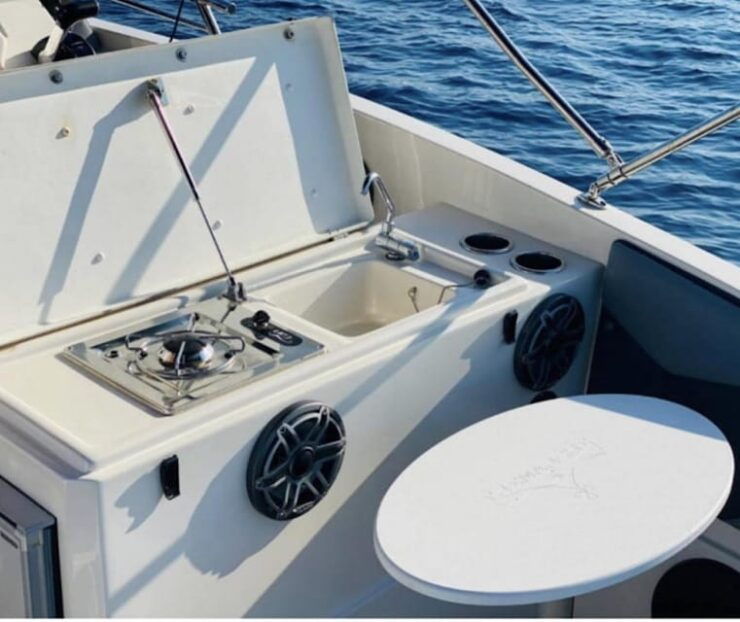 Rent Barca Dylet 85 and Explore the Aeolian Archipelago. - Specifications of Dylet 85