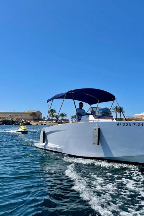 RENT BOAT CATTLEYA - Good To Know