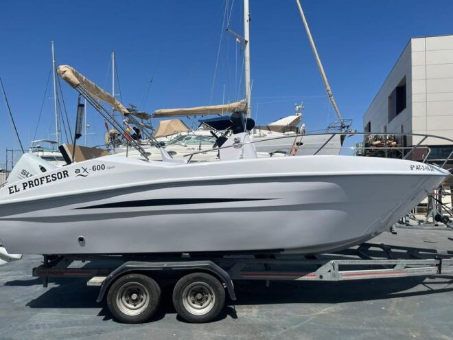 Rent Your Boat in Torrevieja All Day - Fuel and Refueling