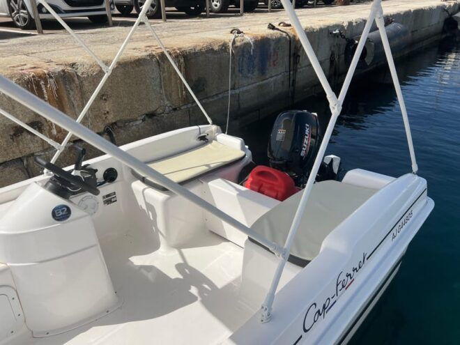 Renting a Boat Without a License - Included Equipment and Amenities