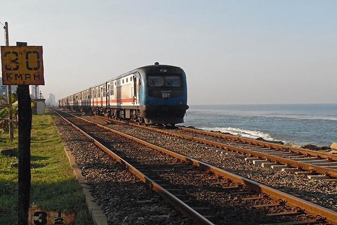 Reserved Train Seats From Unawatuna/ Galle to Colombo - Good To Know