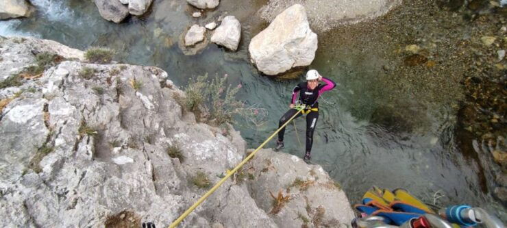 Rethymno: Canyoning Tour in the Kourtaliotiko Gorge - Instructor and Activities