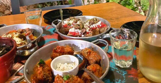 Rethymno Old Town: A Traditional Cretan Food Tour - Special Features of the Tour