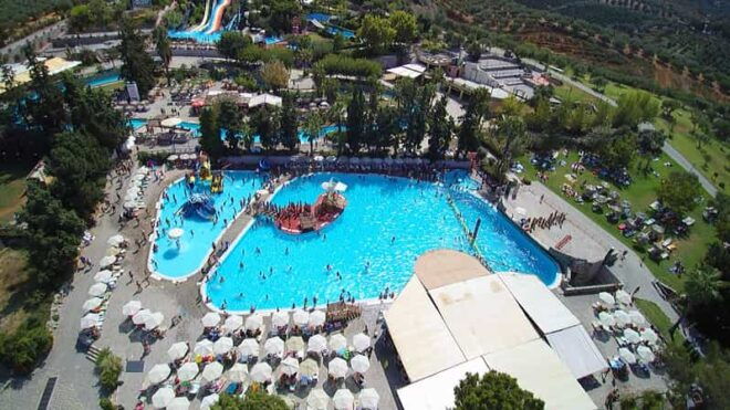 Rethymno: Roundtrip Bus Transfer to WaterPark Limnoupolis - What to Expect