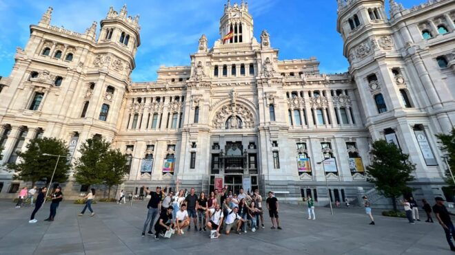 Retiro Park, Gran Vía, Cibeles, Alcalá, Bourbons, and More - Meeting Point and Important Information