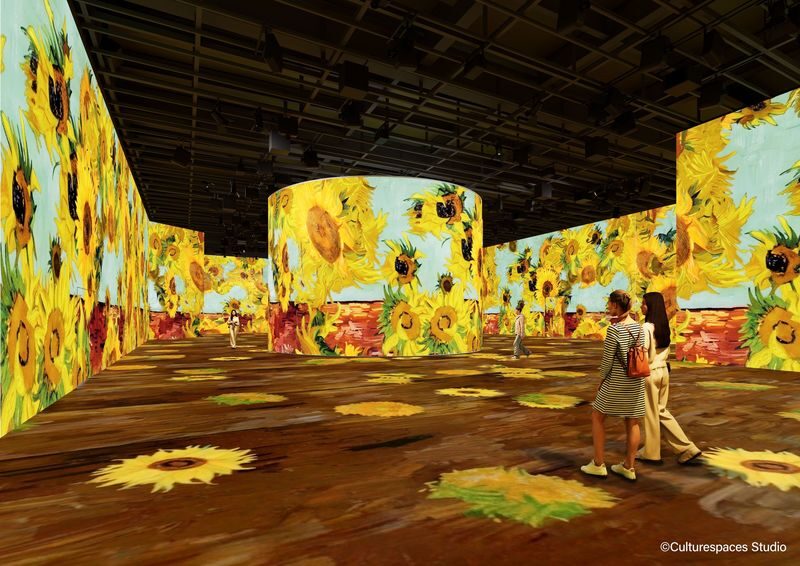 REVE DES LUMIERES - Immersive Digital Art Experience (Van Gogh & Gaudi) - Inside the projection hall, Van Gogh takes center stage