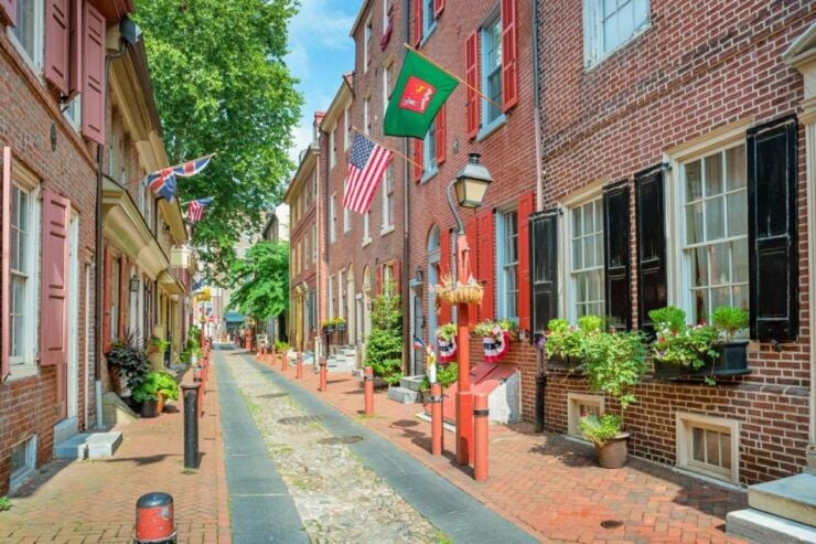 Revolutionary Footsteps: Philadelphia's Founding Fathers - Good To Know