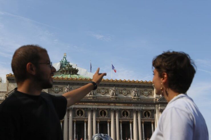 Revolutionary Paris Walking Tour: Iconic Sights & Stories - Paris Revolutionary Neighborhood Exploration