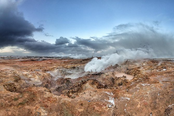 Reykjanes Peninsula Photo Infused Tour - Visiting Gunnuhver Hot Springs and Kleifarvatn Lake