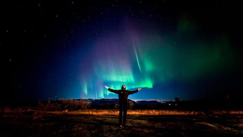 Reykjavík: 4x4 Minibus Northern Lights with Photo and Cocoa - The Small Group Advantage
