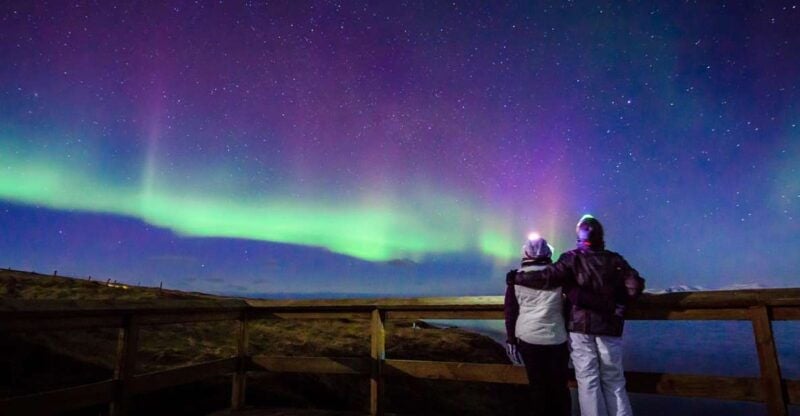Reykjavík: Group Northern Lights Tour with Pics & Hot Cocoa - Good To Know