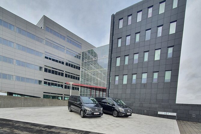 Reykjavik: Keflavik Airport Arrival Private Transfer Service - Benefits of Private Airport Transfer Service