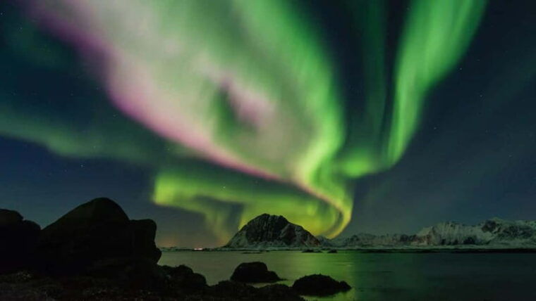 Reykjavik: Northern Lights Adventure Tour with Hot Chocolate - FAQs