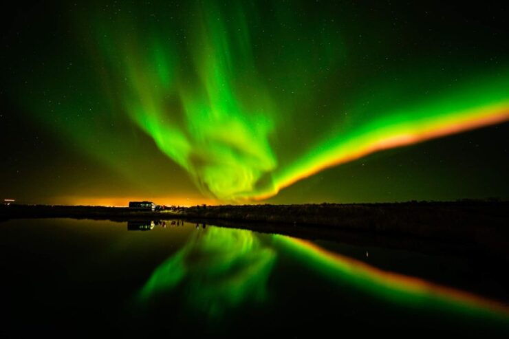 Reykjavik: Northern Lights Small Group Minibus Tour - Tour Highlights