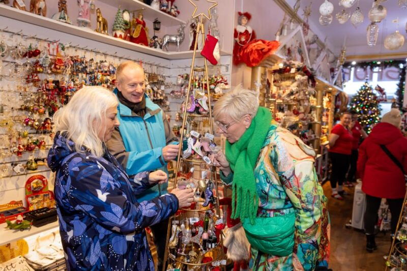 Reykjavik: Private Christmas Walking Tour - Good To Know