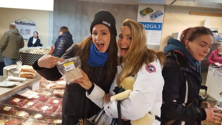 Reykjavik: Private Vegetarian Food Walking Tour - The Guide and Experience Quality