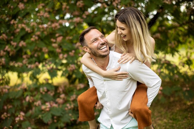 Reykjavik Romance: A Love Affair Amidst Enchanting Landscapes - Capturing Memories in Enchanting Landscapes