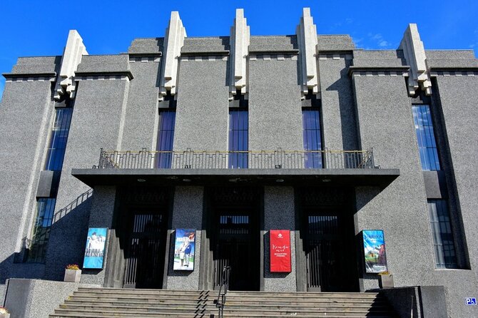 Reykjavik Scavenger Hunt: Sculpture, Shore & More - Meeting Point and Pickup