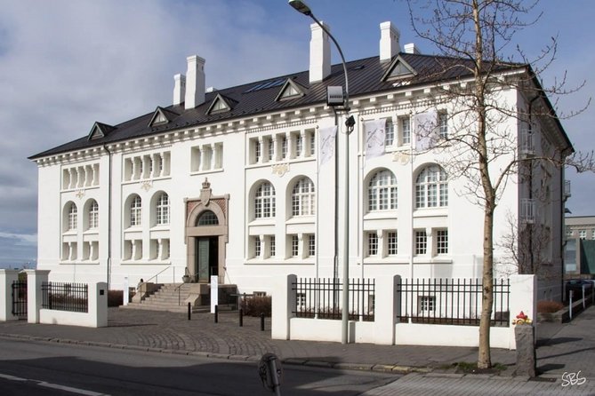 Reykjavik Scavenger Hunt: Sculpture, Shore & More - App Issues and Time Wasted