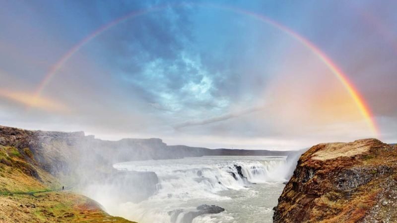 Reykjavik Thingvellir & Geysir Full-Day Small Group Tour - Geysir: the other headline stop