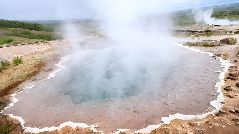 Reykjavik Thingvellir & Sky Lagoon Full-Day Small Group Tour - The guide can shape the day
