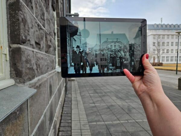 Reykjavik: World War II Walking Tour Around the City Centre - Immersive Wartime Experience