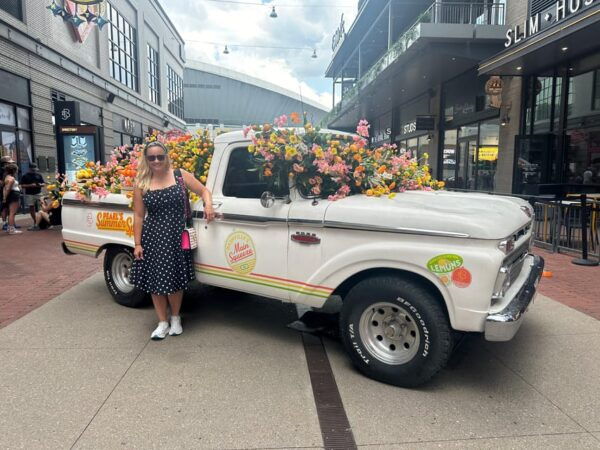 Rhinestone Roots: Nashvilles Country Music History Tour - Meeting Point and Availability