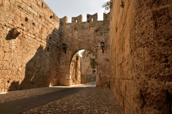 Rhodes: First Discovery Walk and Reading Walking Tour - Recommended Gear