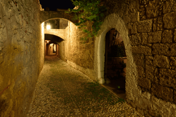 Rhodes: First Discovery Walk and Reading Walking Tour - The Sum Up