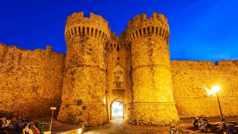 Rhodes Nightlife: Pub Crawl Old Town - 5 Bars & Free Shots - Good To Know