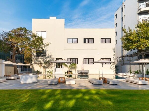 Rhodos: Outdoor Yoga in Beautiful Garden Scenery - How to Prepare