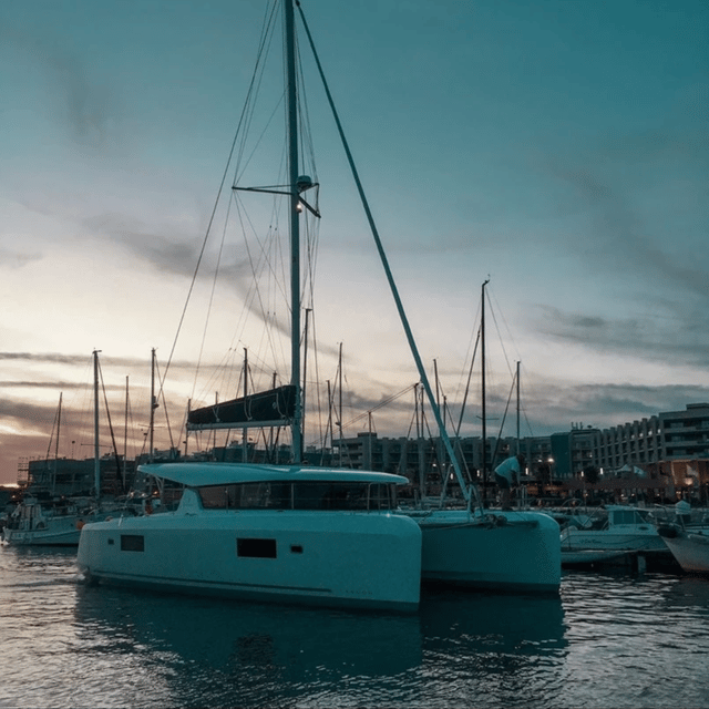 Ria Formosa: Catamaran Trip With Crew Included - Onboard Amenities