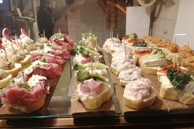 Rialto Farmers & Fish Market Food Tour in Venice With Wine Tasting & Sightseeing - Location Details