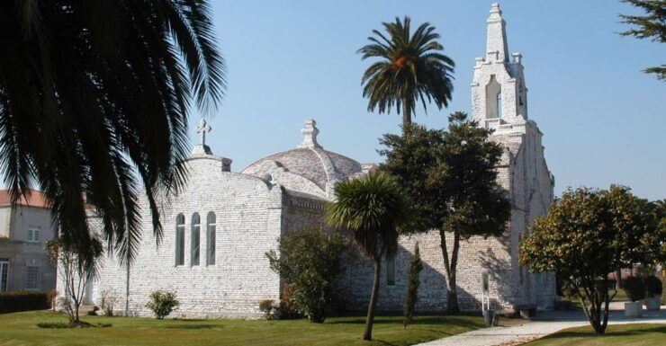 Rias Baixas: Boat Tour With Wine, Seafood, and Winery Visit - Tour Overview