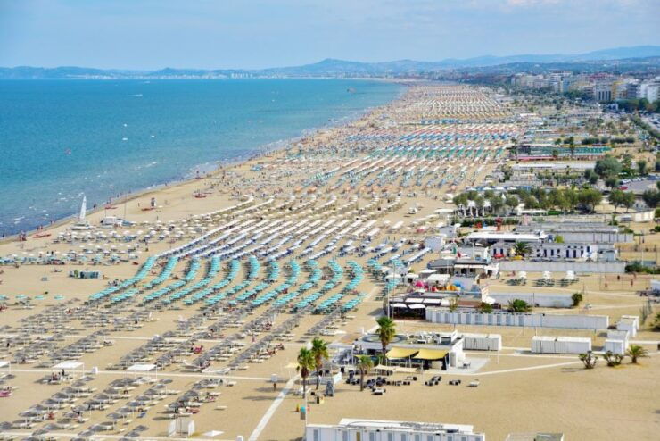 Riccione: Beach Umbrella and Lounge Chairs at Beach 209 - Beach Experience