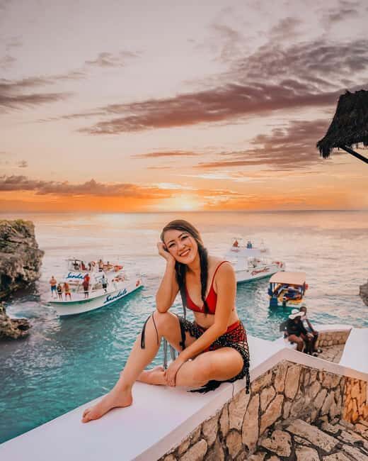 Ricks Cafe and Shopping Private Tour - Good To Know