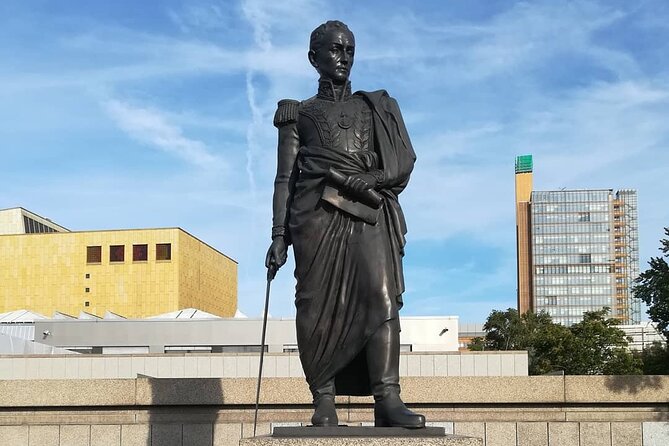 Rickshaw Minivan Bike Highlights and Taylor Made Tour Berlin - Private Guide - Lowest Price Guarantee