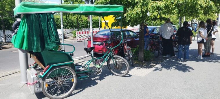 Rickshaw private driver, shared Guide Berlin Highlights - What to Expect on the Tour