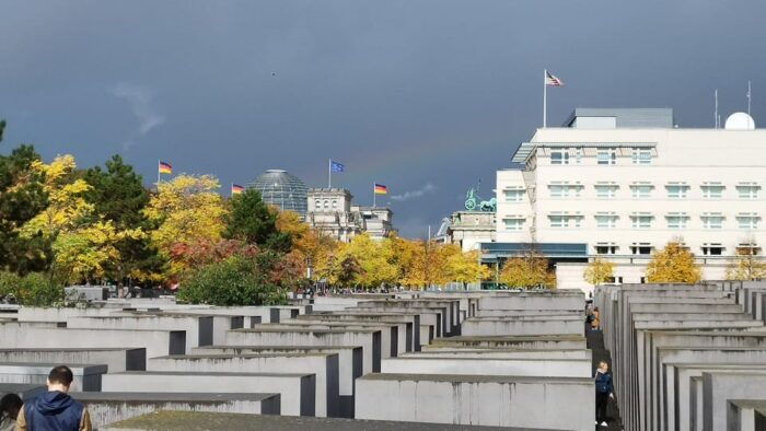 Rickshaw private driver, shared Guide Berlin Highlights - The Sum Up