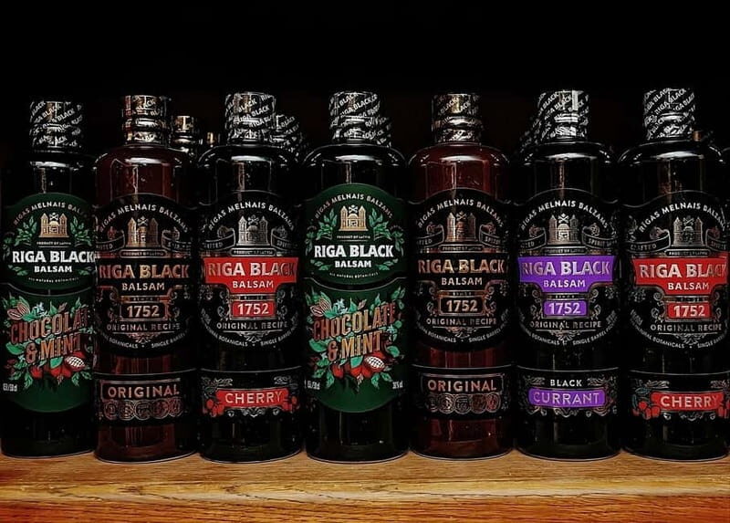 Riga Balsam Tasting & Guided Old Town Tour - The Guides: Knowledgeable and Approachable