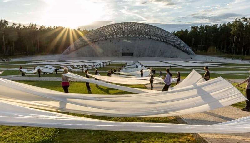 Riga: Green Spaces Bike Tour with Mezaparks and Old Town - An In-Depth Look at the Riga Green Spaces Bike Tour