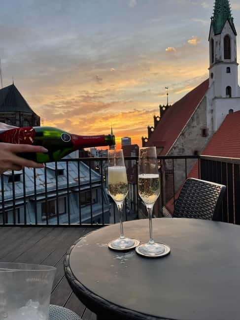 Riga Lipstick Masterclass & Wine - FAQ