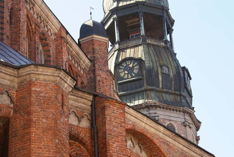 Riga: Old Town Walking Tour with Art Nouveau Highlights - The Highlight: Art Nouveau Architecture